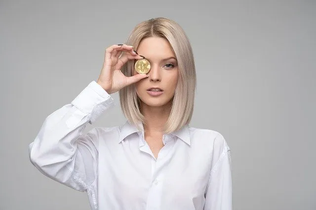 woman-3373913_640.jpg