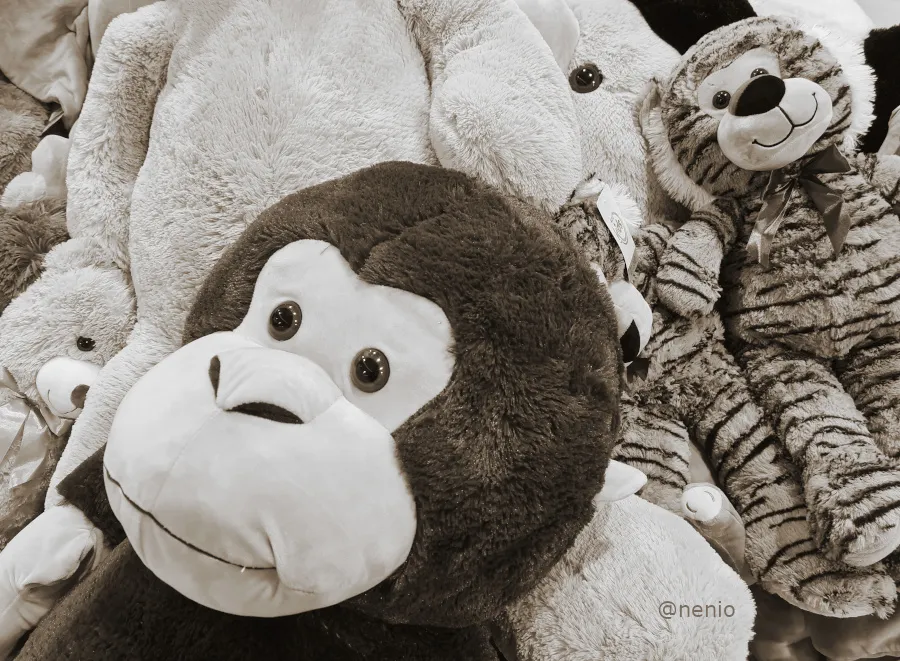 peluches-01-sepia.jpg