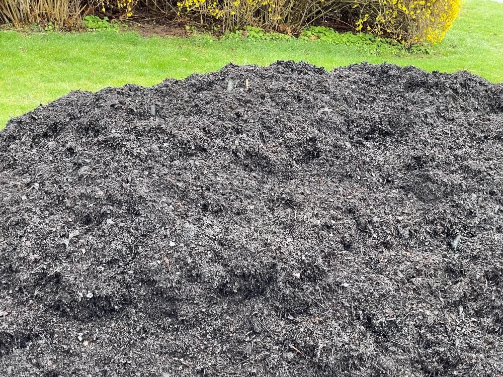 hivegarden-mulch2.jpg