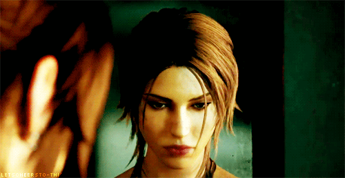 lara-croft-mirror.gif