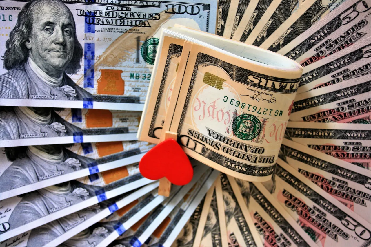 currency-3125440.jpg
