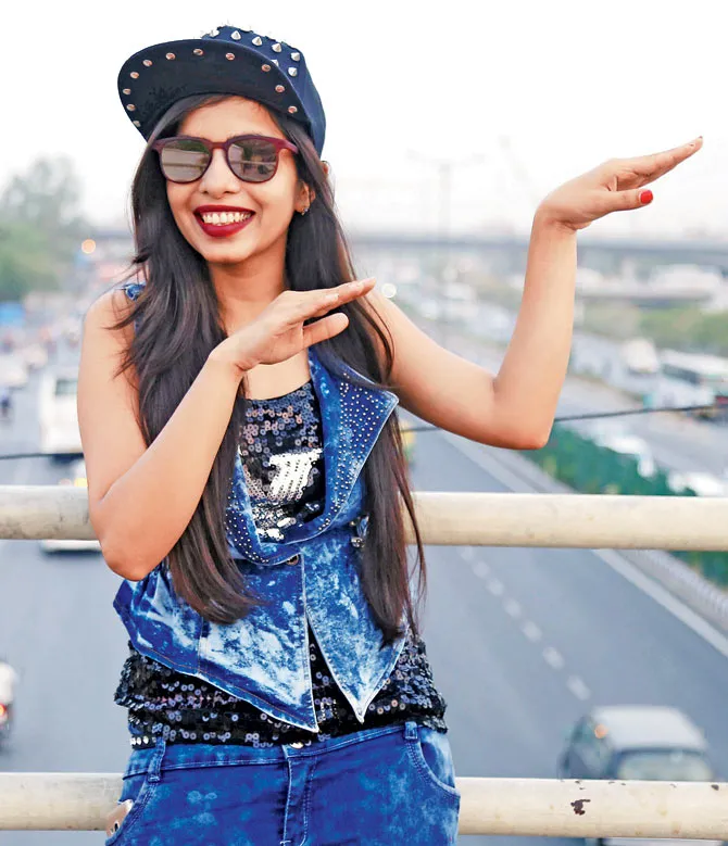 dhinchak-pooja-d.jpg