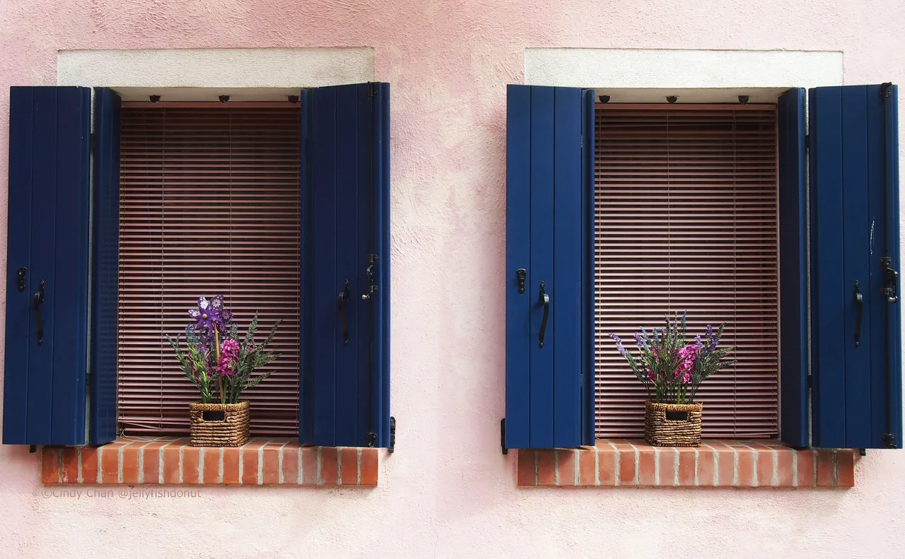 burano windows.jpg