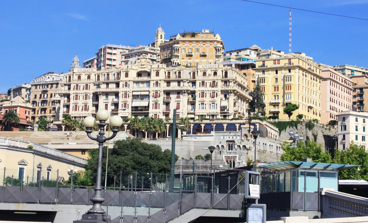 italy-1-genova-2.jpg