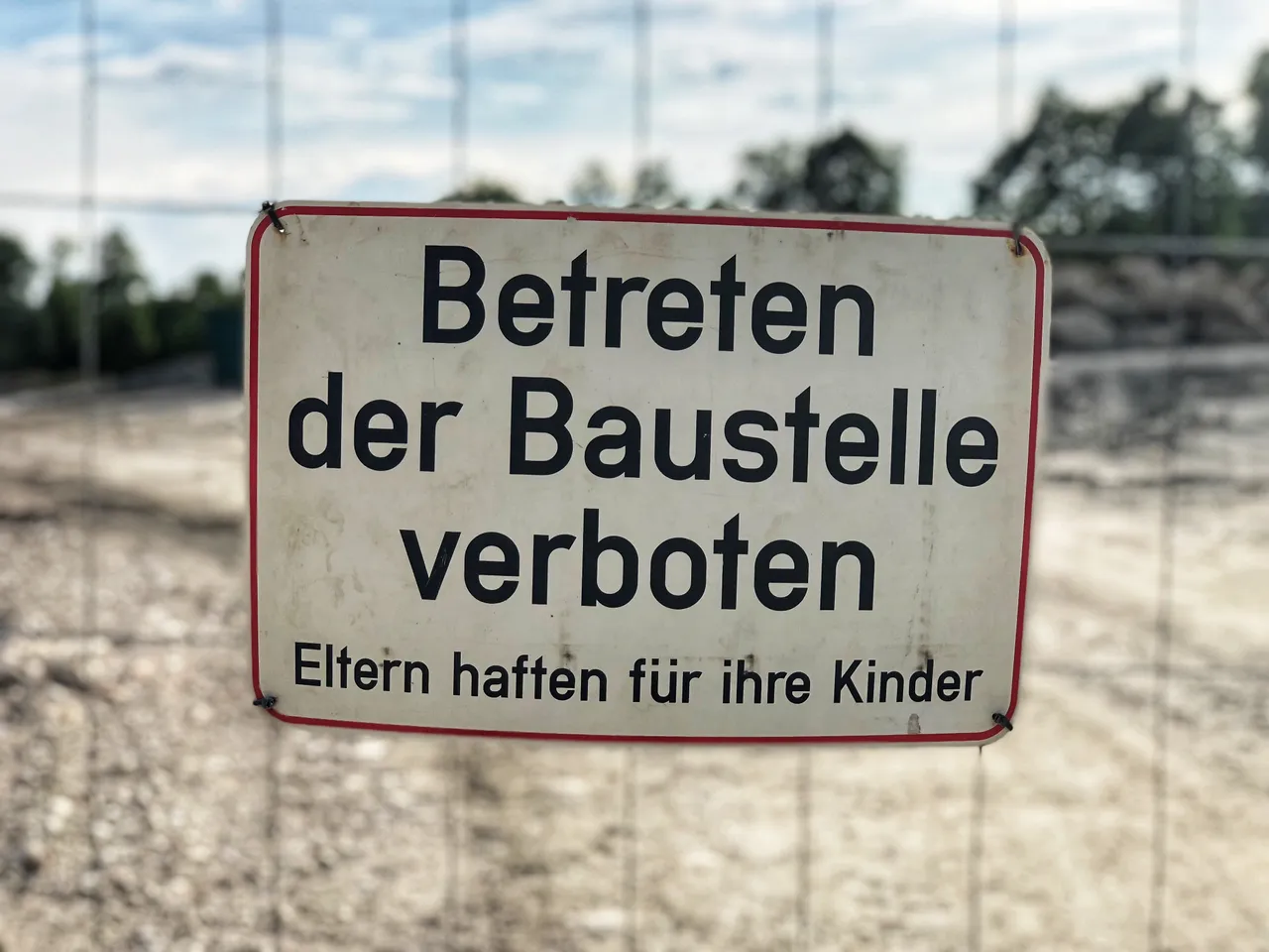 betretenverboten.jpg