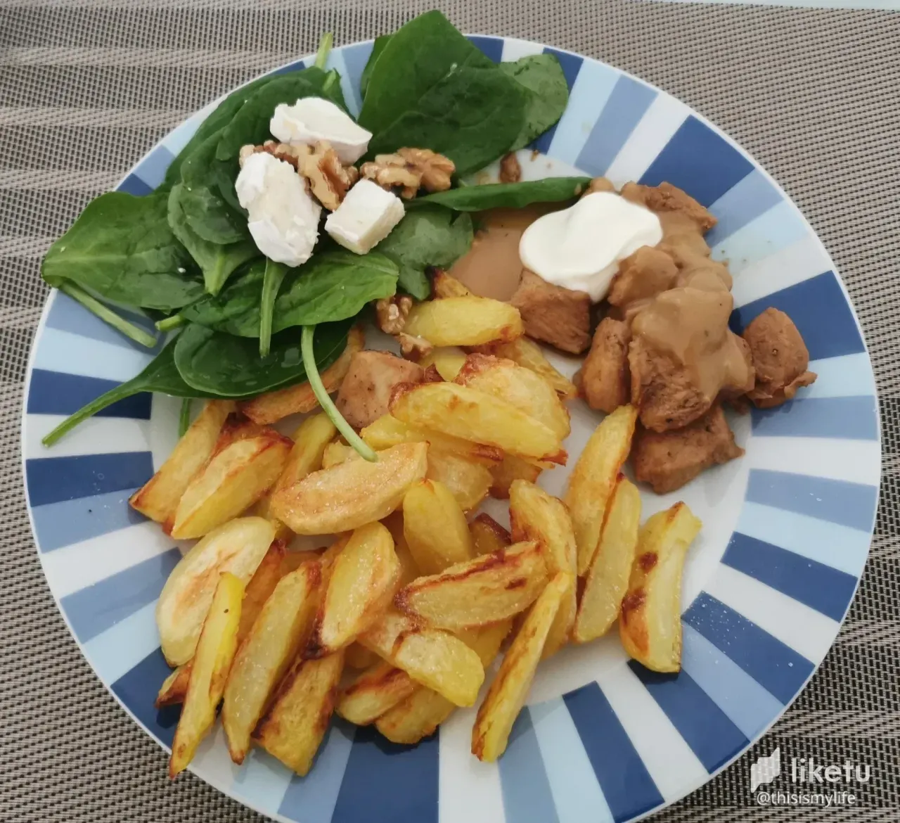 cl9pgt7lp00x50ikc4v033l6o_homemade_fries_chicken_satay_and_salad_1.webp