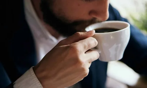 This-Is-the-Best-Time-of-Day-to-Drink-Coffee-It’s-Not-When-You-Wake-Up_676006834_ViChizh-1024x683.jpg