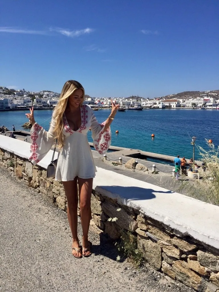 Janine Mykonos (4)