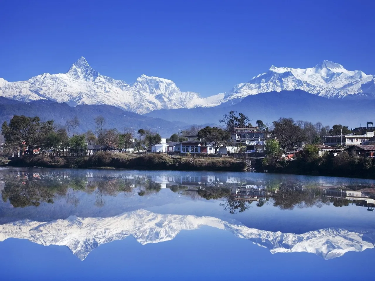 106926-Nepal-Pokhara-Phewa_Tal-lake-Himalayas-Ghandruk-mountains.jpg