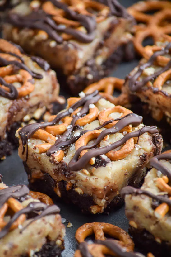 Salted Chocolte Chip Cookie Dough Pretzel Brownies (9).jpg