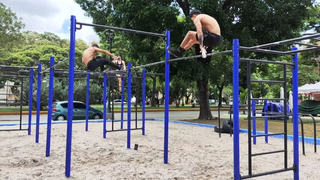 2YOjRh1D2qKgjm5D_1000473327.webp