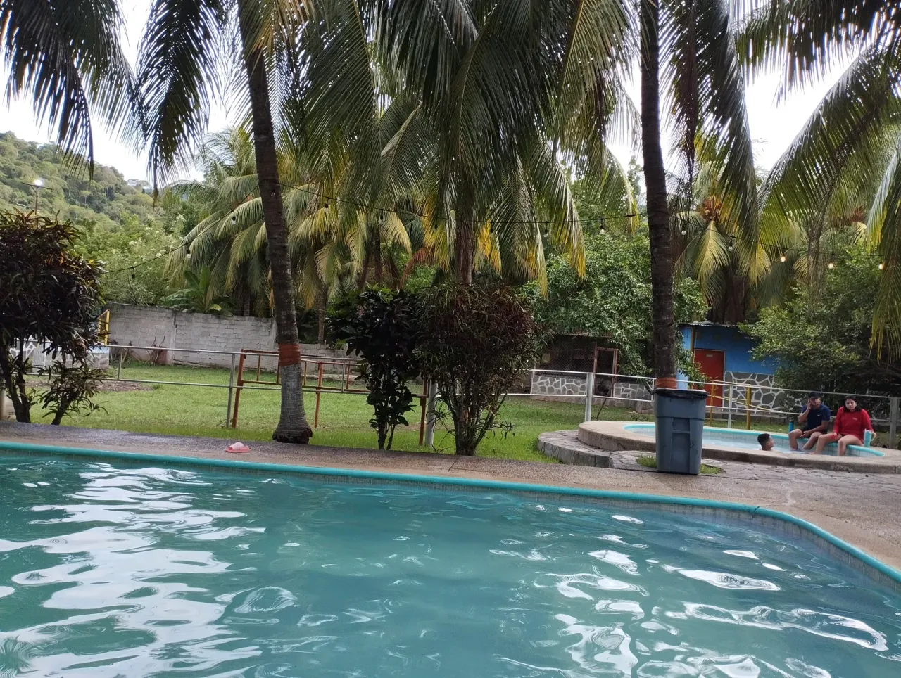 2pZEoYXj3NPjaNsc_1000364912.webp