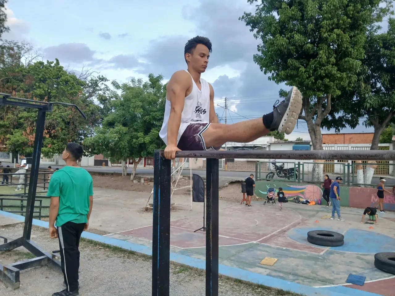 BHRcBJM8DAEGsj1x_1000348991.webp
