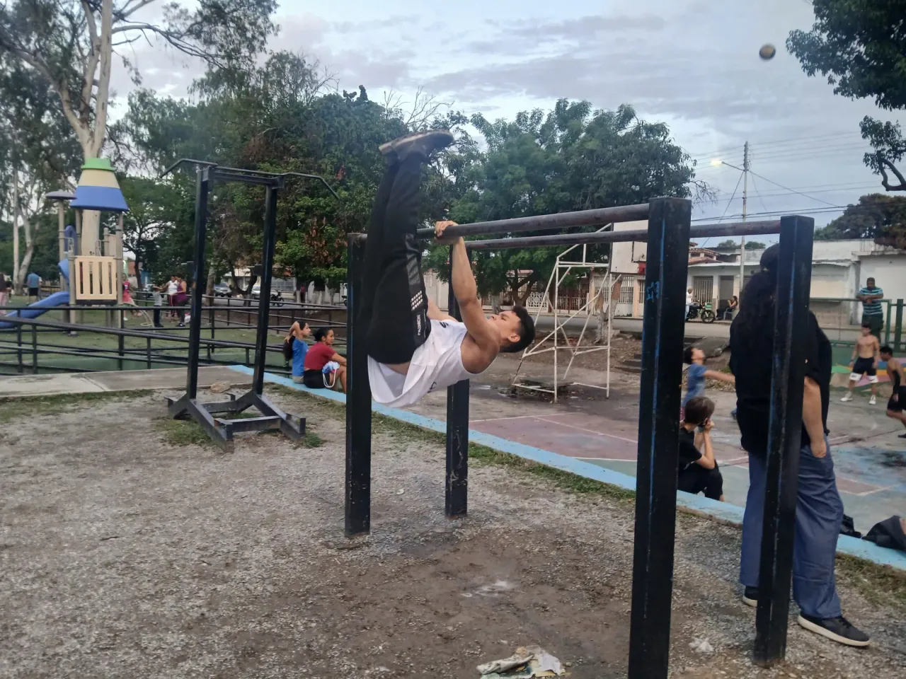 YPq1pjtTr1hRO0l1_1000386109.webp