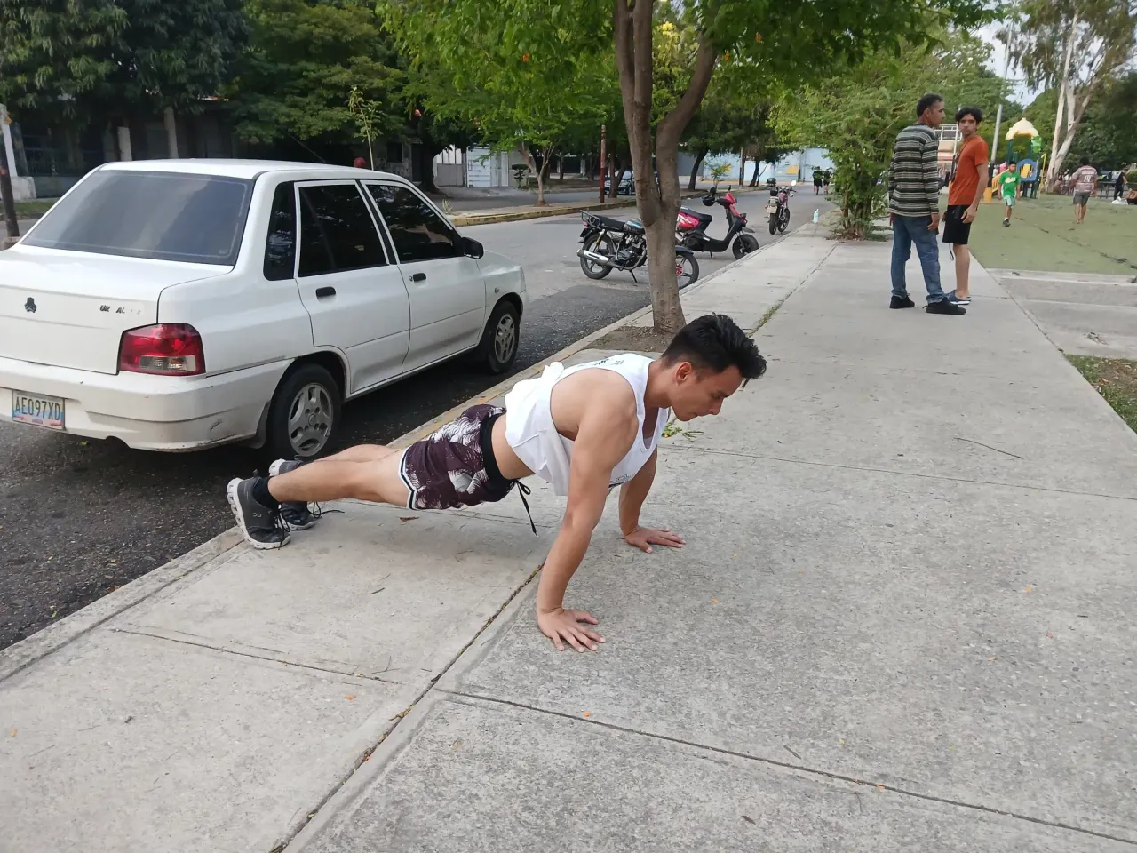 f34tFJLF866eVRQv_1000349006.webp