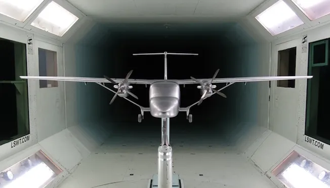 skycourier_tunel_viento.jpg