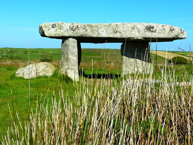 lanyon-quoit-510060_640.jpg