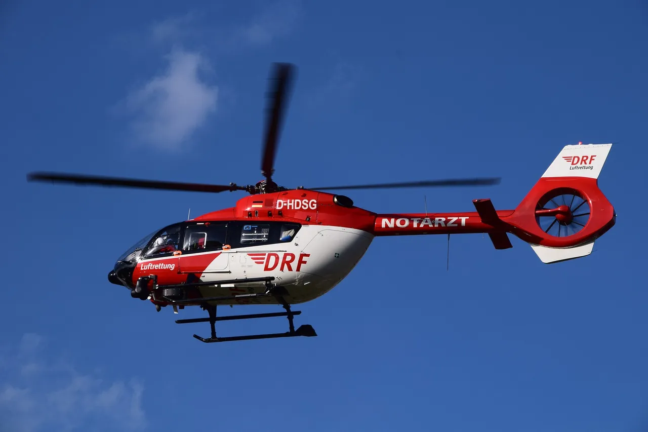 helicopter-2223709_1920.jpg