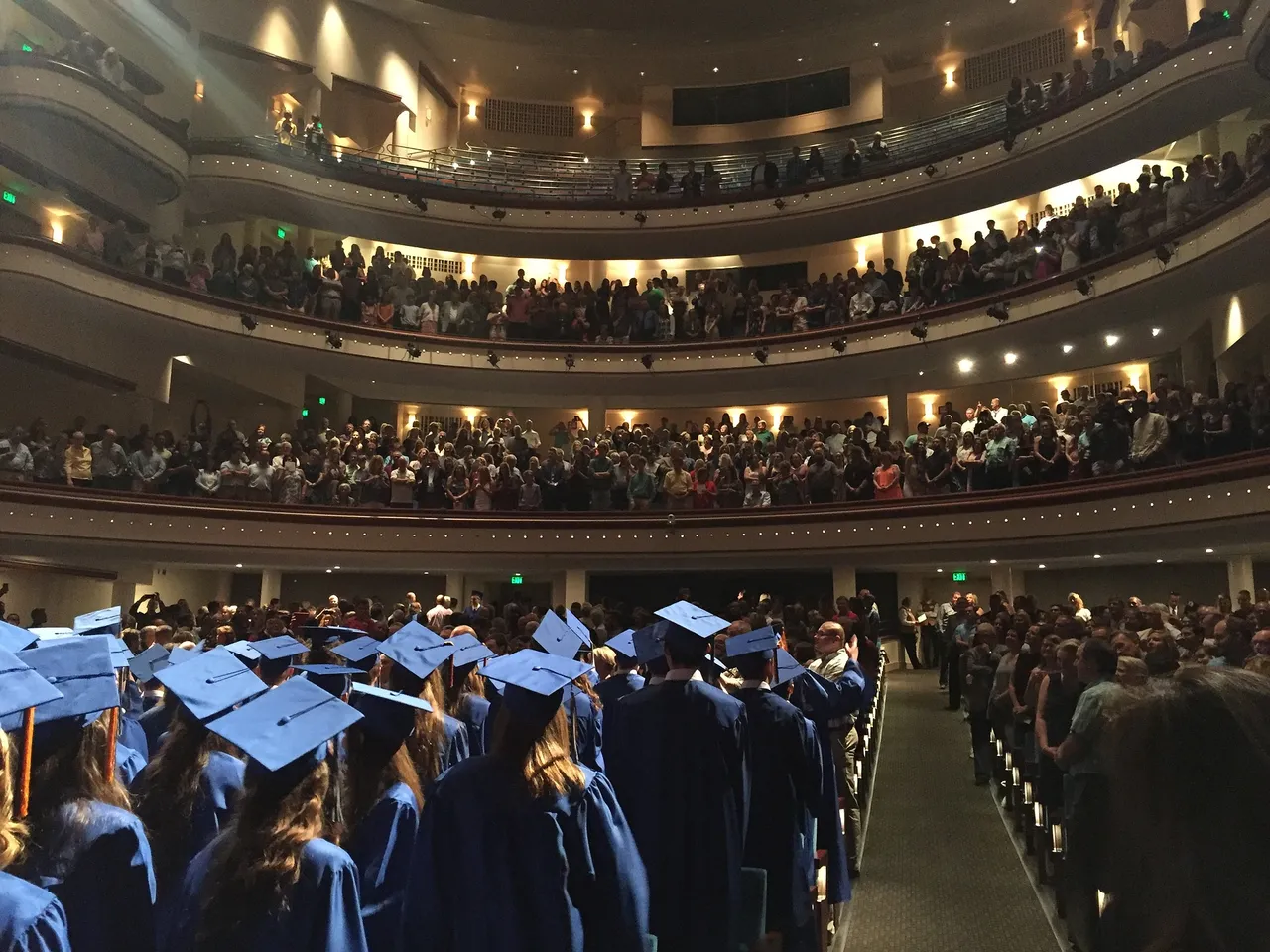 graduation-2394130_1920.jpg