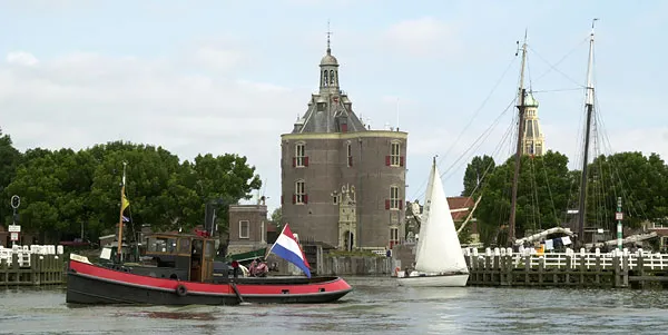 Enkhuizen_-_Drommedaris.jpg