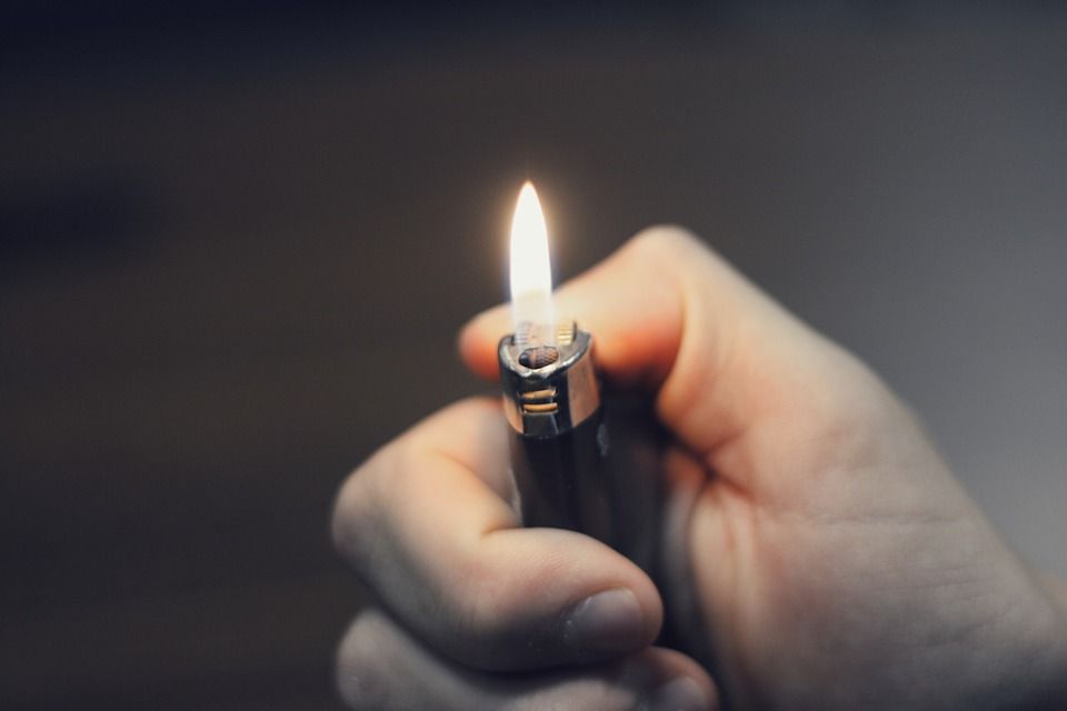 lighter-1245655_960_720.jpg