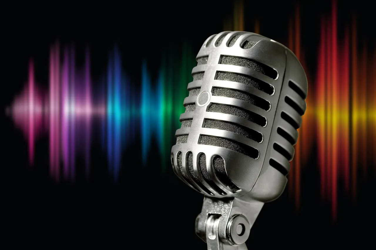 microphone-1074362_1280.jpg