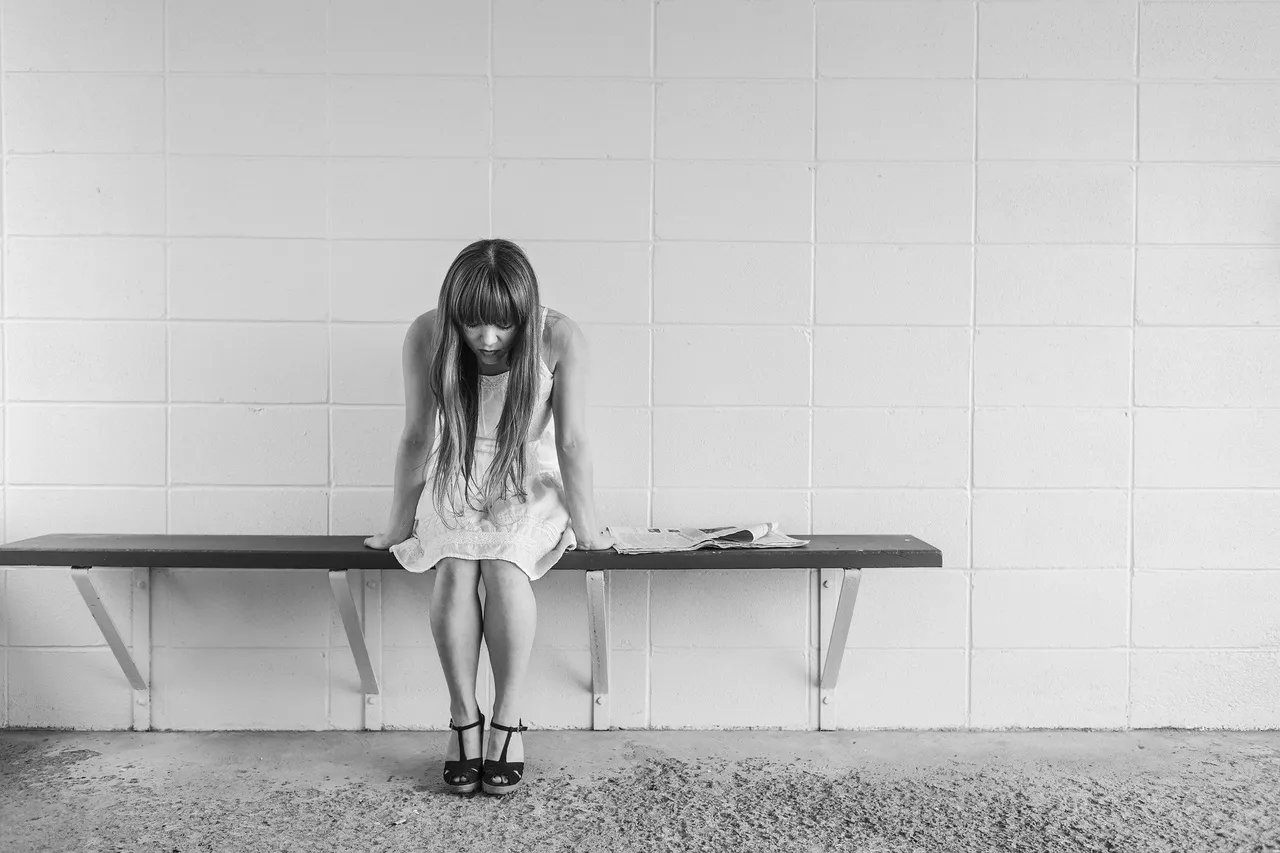 worried-girl-g17d027674_1920.jpg