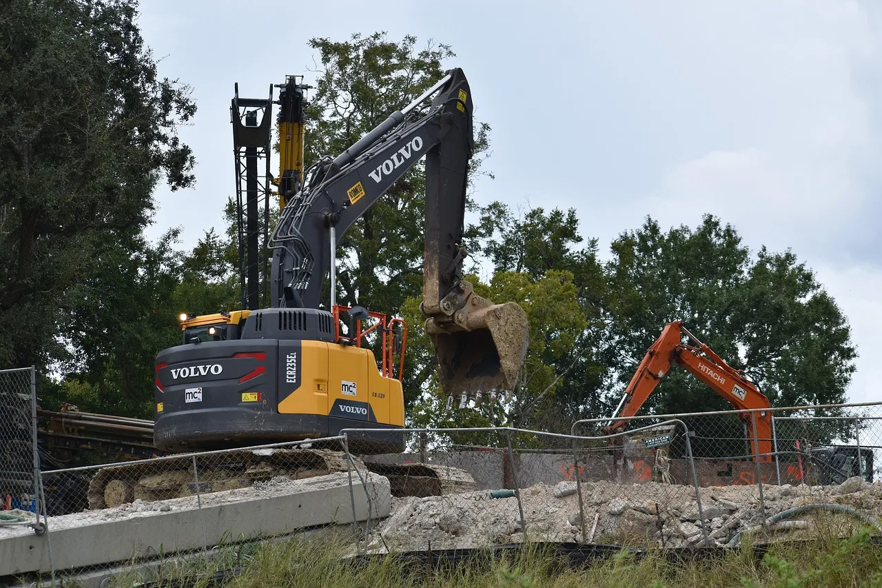 volvo-excavator-6917168_1280.jpg