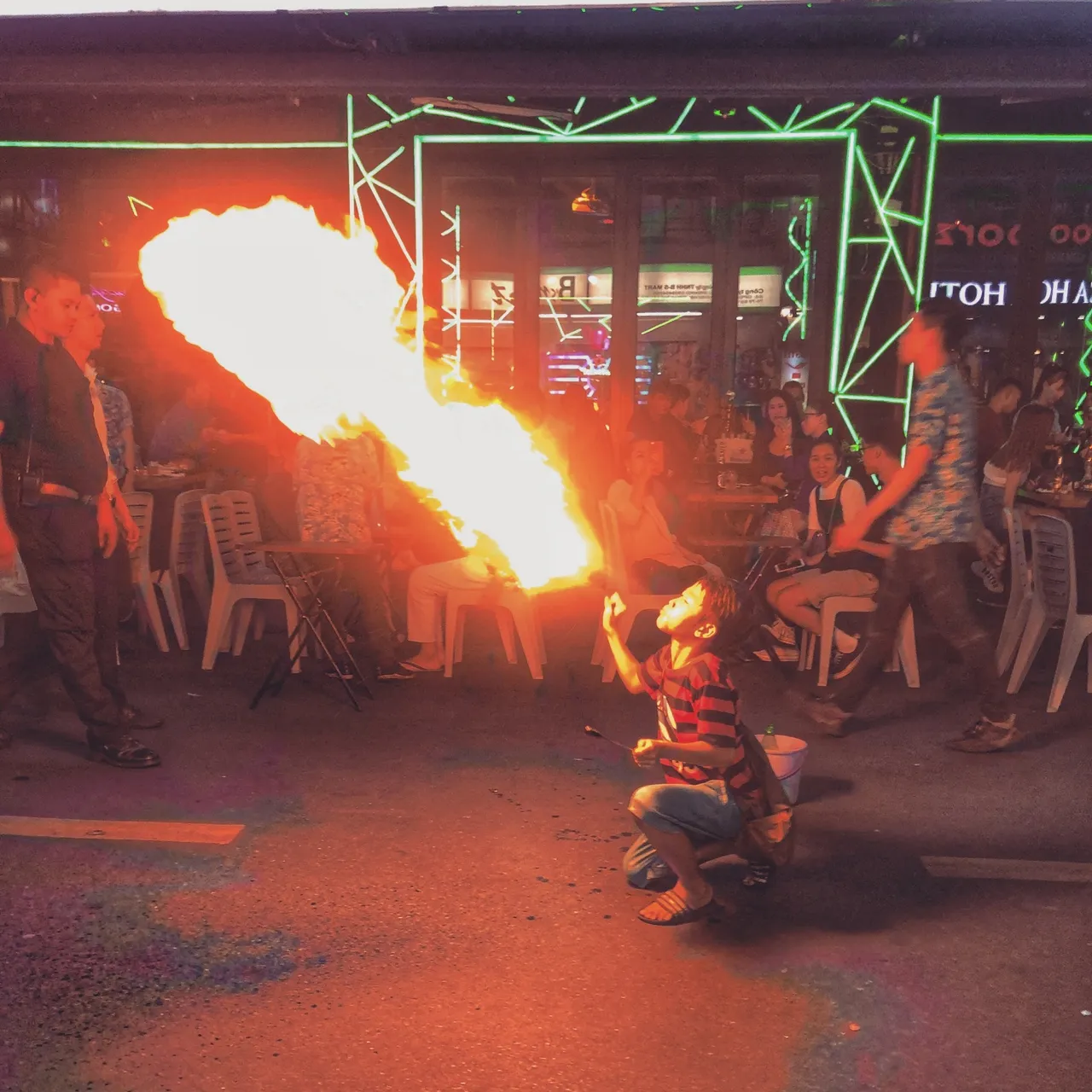 Fire breathing kids on Bui Vien Street