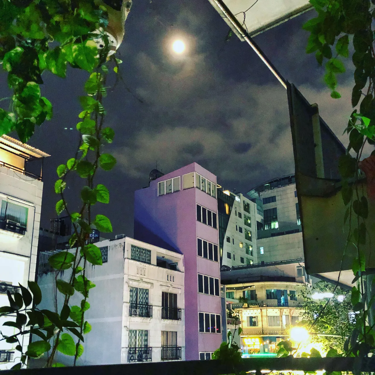 Full Moon Vibes in Saigon