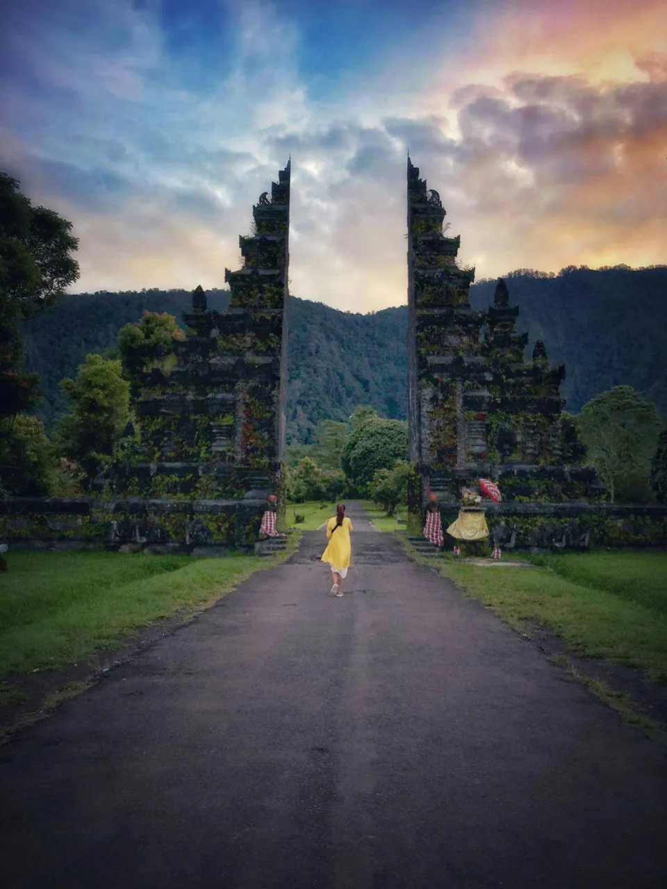 https://s3.us-east-2.amazonaws.com/partiko.io/img/sarcasticbro-a-walk-to-remember--bali-1531067468182.png