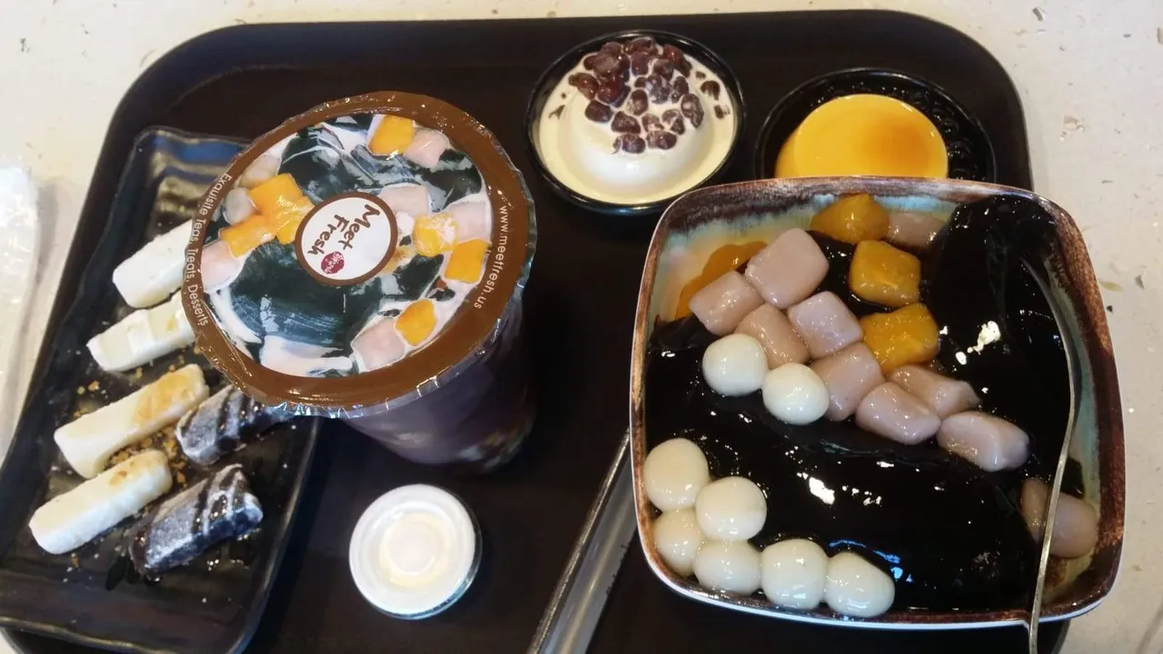 https://s3.us-east-2.amazonaws.com/partiko.io/img/tydebbie-food-meet-fresh-cupertino-ca-1531858997165.png