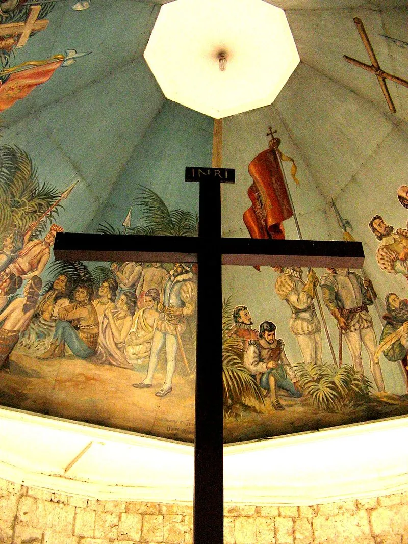 800px-Cebu_Magellan's_Cross.jpg