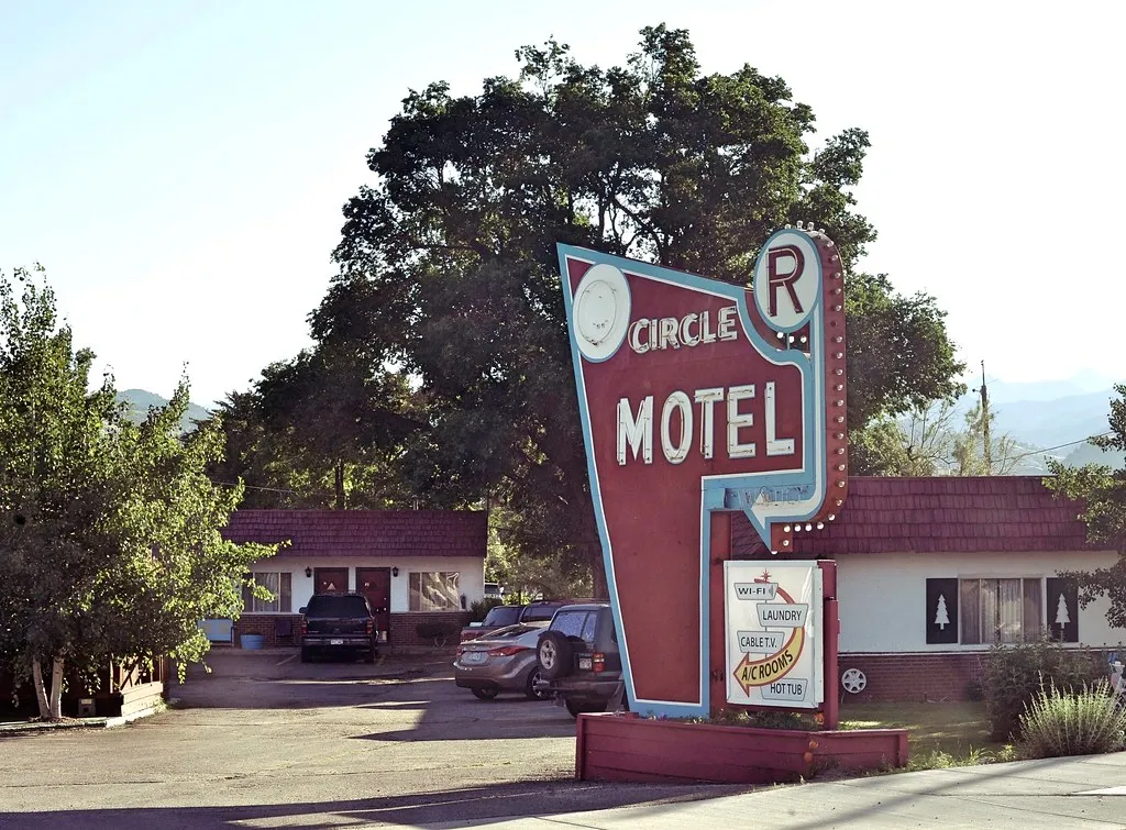 Circle R Motel