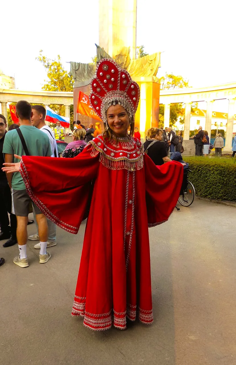 THIS NICE LADY POSED WITH HER ETHNIC COSTUME