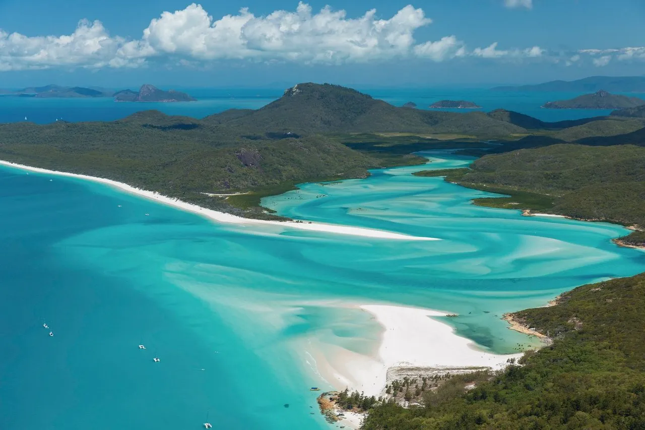 Whitehaven Beach in Whitsunday Island, Australia: one of the world's most beautiful beaches