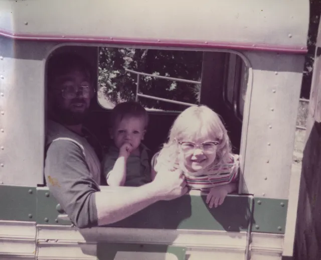 1983 - Dad, Rick, Katie - The Washington Park Zoo - Train