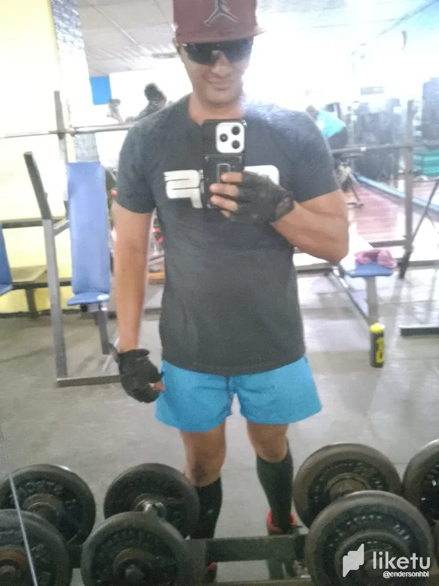 0SHWdzj35TcCylfo_martes_piernas.webp