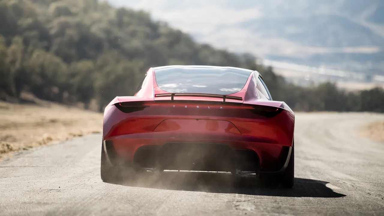 2020_tesla_roadster_4k_7-3840x2160.jpg