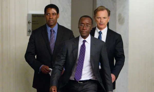 denzel-washington-don-cheadle-y-bruce-greenwood-en-el-vuelo.jpg