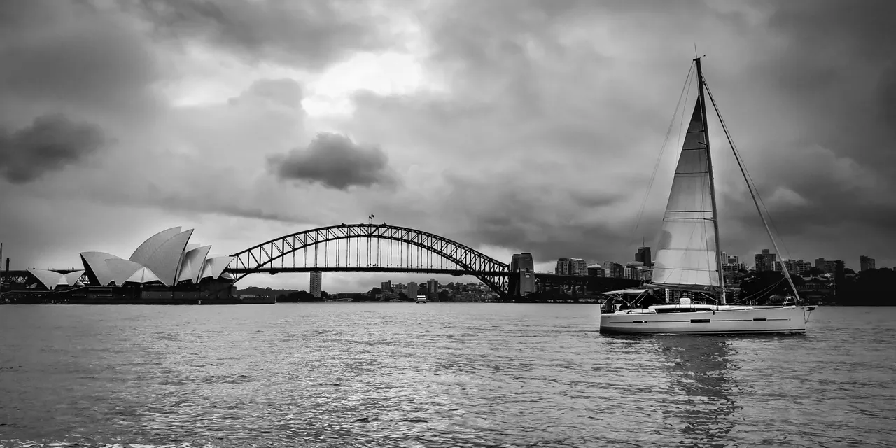 sailboat_on_a_cloudy_day_before_sunset.jpg