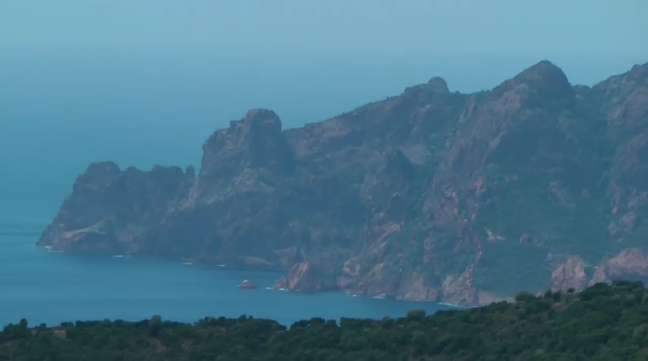 16.-Córcega-(Porto)-buma-mattutina.png