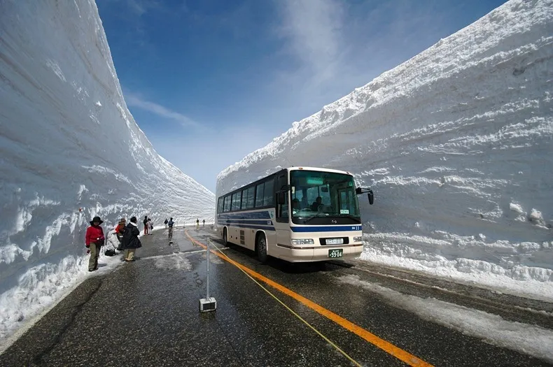 tateyama-kurobe-alpine-route-15[2].jpg