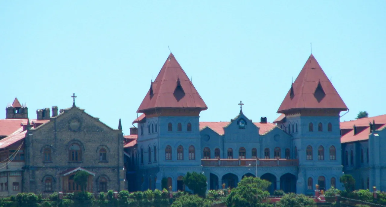 St._Joseph's_College,_Nainital_(SEM).JPG