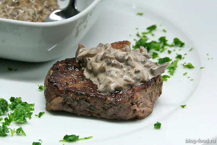Filet Mignon with creamy mushroom sauce