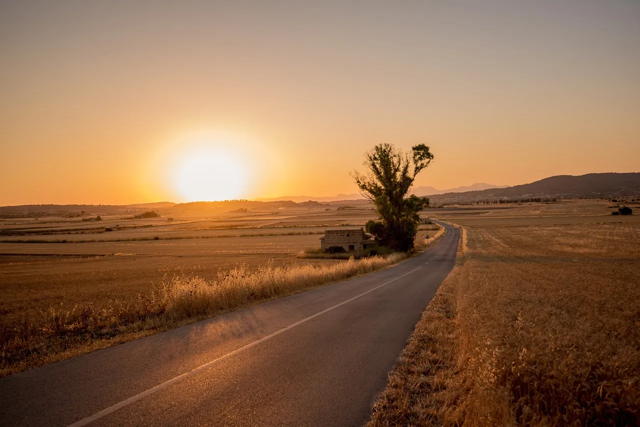 rural863355_1280.jpg