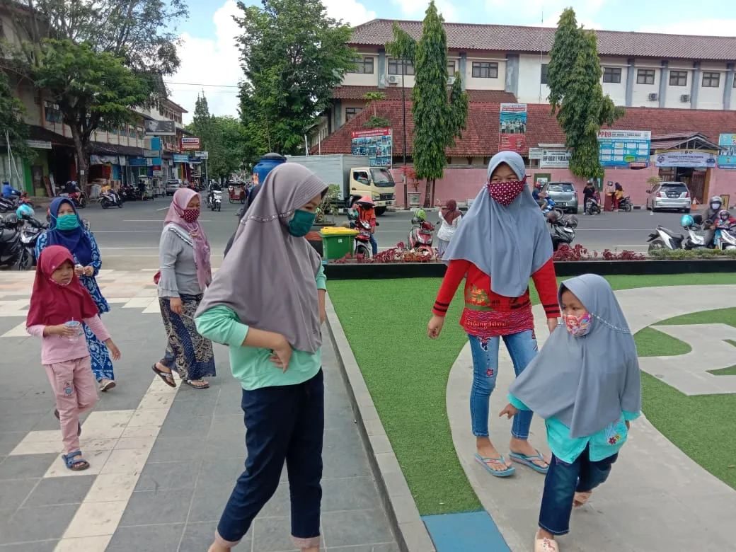 alunalun3.jpg