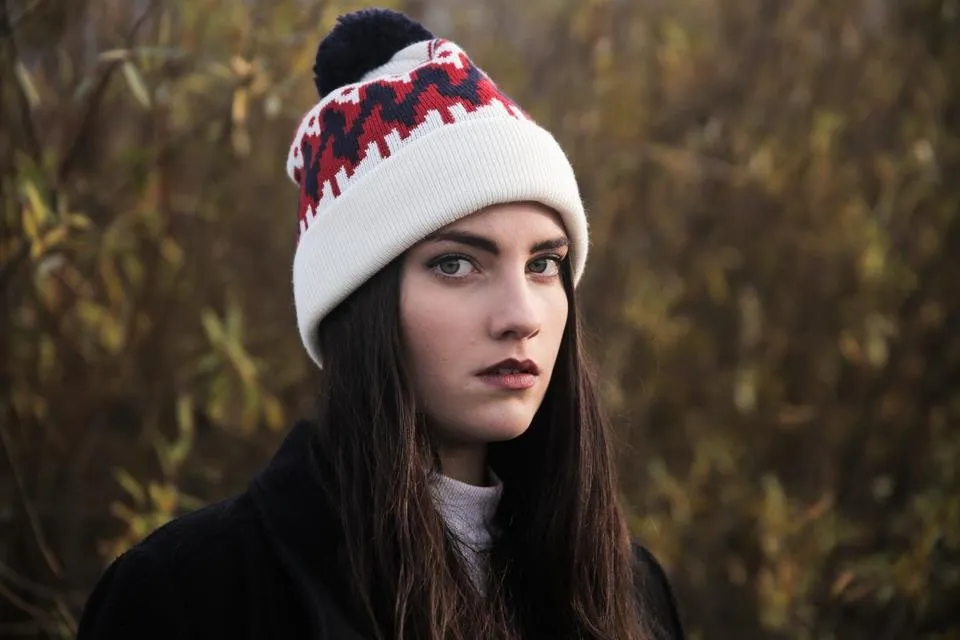 angry-beauty-blur-206481.jpg