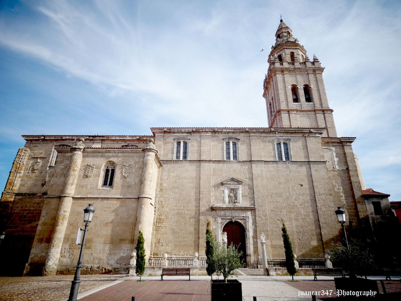 Nava del Rey: iglesia de los Santos Juanes