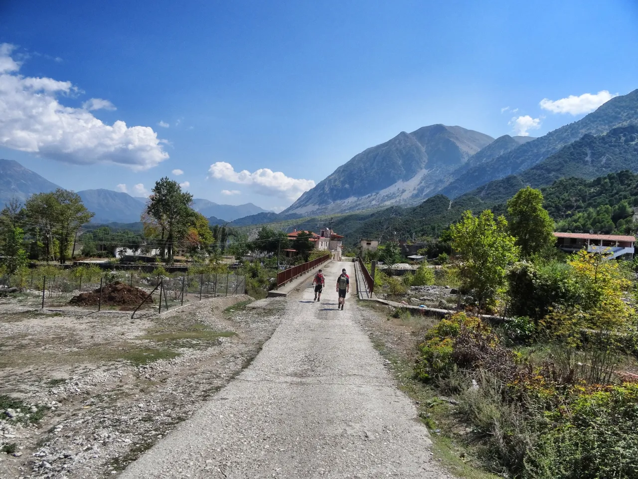 A street and a bridge, not so common on this trip